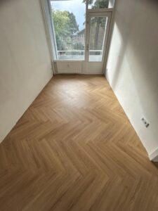 pvc vloer visgraat by Romano Broers in Eindhoven